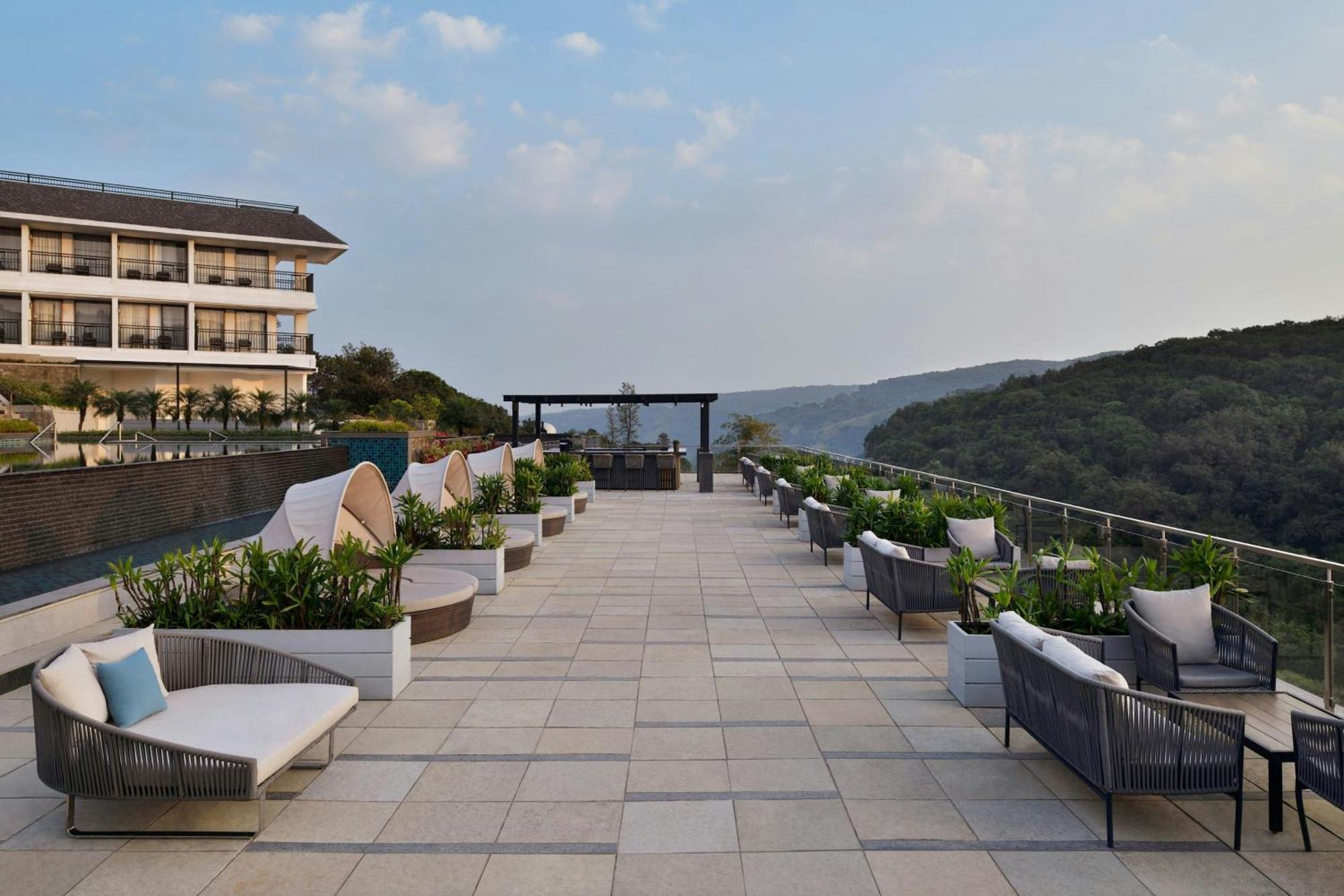 ホテル Courtyard By Marriott マハバレシュワール エクステリア 写真
